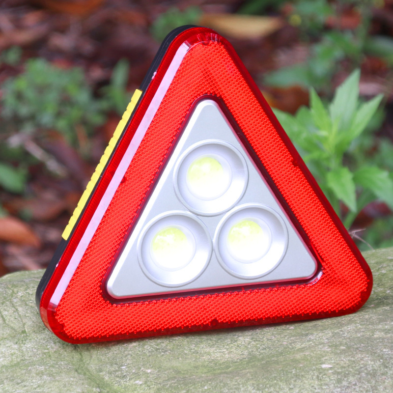 Biển tam giác cảnh báo đèn nguy hiểm cho ô tô có đèn LED