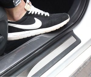 Dải nẹp carbon dày dán nẹp bước chân, dán cốp xe, dán trang trí chống trầy xước ô tô ms-172