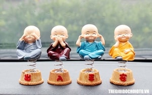 Bộ Tượng 4 chú tiểu có đế lò xo lắc lư trang trí ô tô