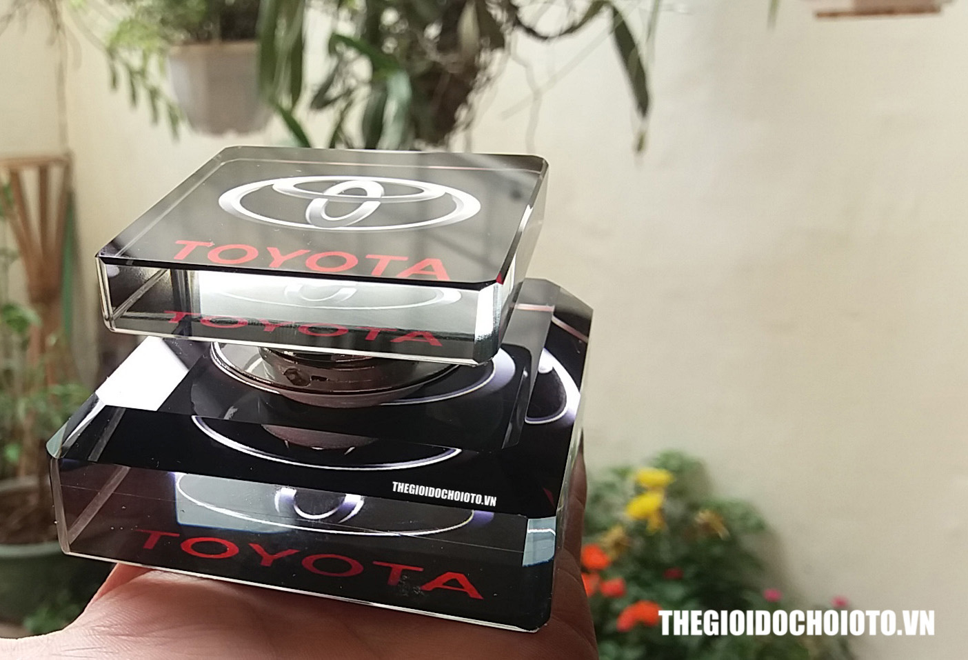 Nước hoa ô tô logo Toyota