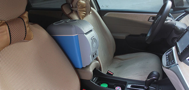 Tủ lạnh mini 7.5 lít cho ô tô chạy điện tẩu 12v