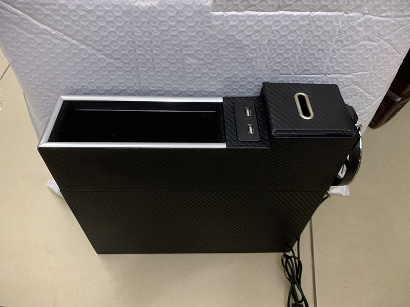 Giảm giá 5 lần từ 450k chỉ còn 90k/chiếc khay đựng đồ khe ghế có usb